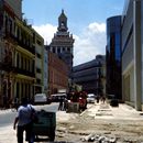 (2001-05) Kuba 04036 - Havanna - Avenida Bélgica mit dem Edificio Bacardí