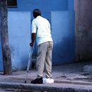 (2001-05) Kuba 05012 - Havanna - Plastiktuete als Verbandschutz