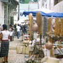 (2001-05) Kuba 11017 - Trinidad - Markttreiben am Museum