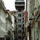 (2001-07) Lissabon 0123 - Der Elevador de Santa Justa von unten