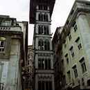 (2001-07) Lissabon 0130 - Der Elevador de Santa Justa von unten