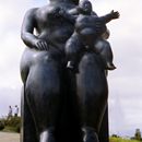 (2001-07) Lissabon 0830 - Statue von Fernando Botero im Jardim Amália Rodrigues