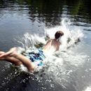 (2011-07) AF 325 Schwimmen im Teich