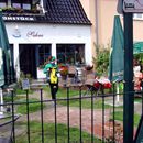 (2014-08) DM 28342 - Ruegen - Hexe im beruehmten Cafe Sahne