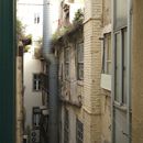 (2023-03) Lissabon 1319 - Hinter dem und im Hotel - Innenhof mit Lüftung und Abwasserrohren