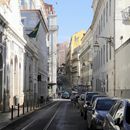 (2023-03) Lissabon 1435 - An der Tramhaltestelle Chiado